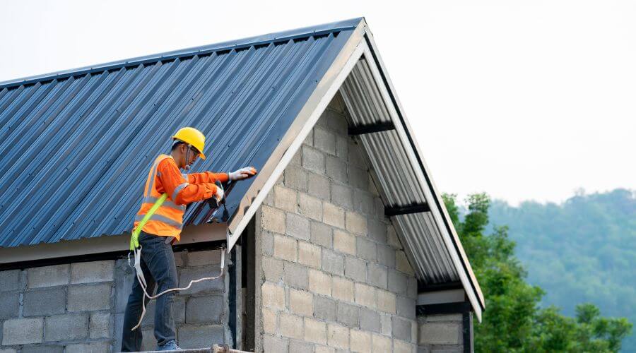 Expert Emergency Roof Repairs services in Montevideo, MN